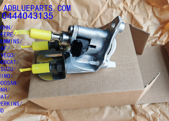 0444043135 OEM BOSCH DEF DOSAJING UNIT / UREA NOZZLE / DOSAJING MODULE 0444043135 Adblue Injector Nozzle JOHN DEERE CUMMINS DAF IVECO BOBCAT ISUZU HINO DOOSAN CNH PER CATKINS UD için dozlama nozel